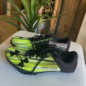 UNDER ARMOUR Kick Distance Men’s Spike Shoes Size 9.5